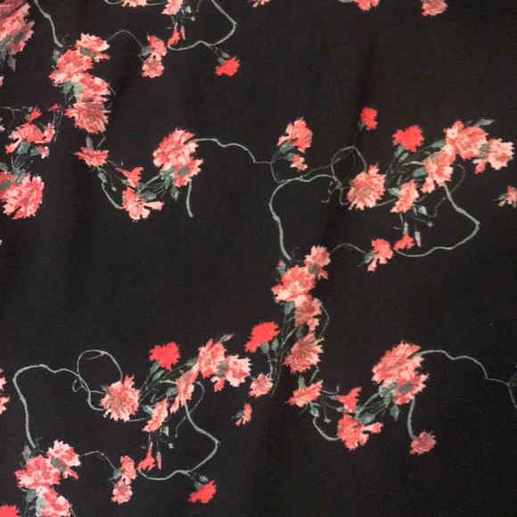 🔥 3 for $30 🔥Vera Moda black dress, floral print - Picture 2 of 4